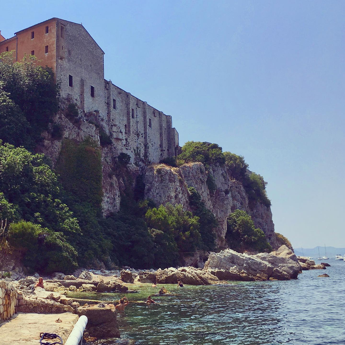Scrolling through images of the Côte d’Azur on Instagram, I’m feeling all Man-in-the-Iron-Mask. He (or she, no one is sure) lived here in le Fort Royal in the 1600s. The prison was set at the edge of l’Île Sainte-Marguerite, letting him gaze on the splendour of Cannes and the sea - but with all the obvious restrictions in place, he couldn’t get there. (In our case, let’s just hang in there.)
#lerinsislands #ilesdelerins #cotedazur #rivieralife #ilesaintemarguerite #cannes #manintheironmask #someday