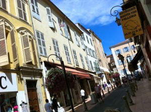 Steps from the city’s mairie, Antibes’ Rue Clémenceau is home to a string of shops and cafés.     
